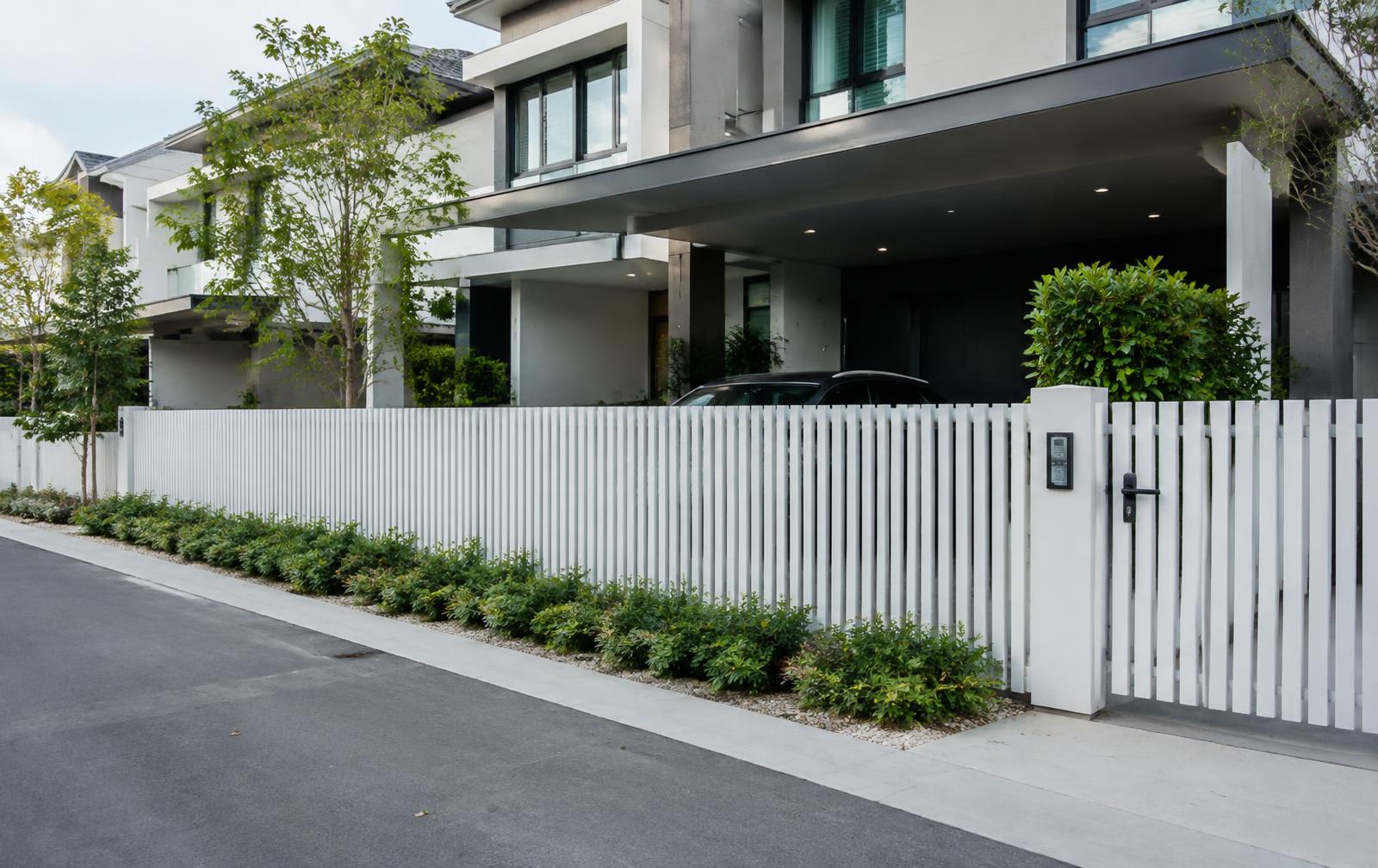 รั้วระแนง uPVC หน้าบ้าน